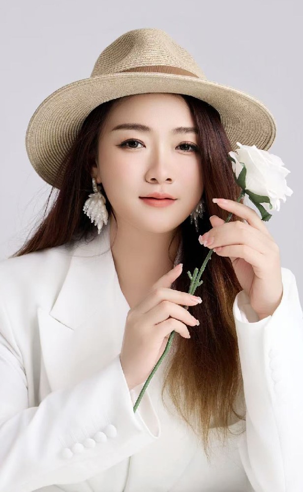 东门韵紫（副秘书长）